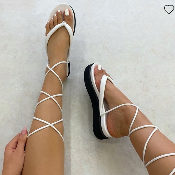 BRAND NEW WHITE FLATFORM SANDALS - Picture 2 of 4